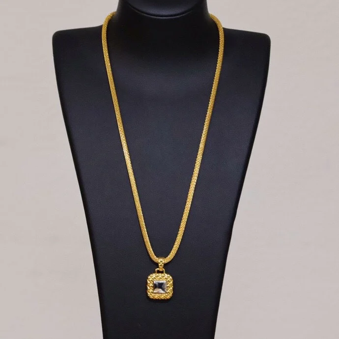 

Exquisite fashion diamond pendant necklace