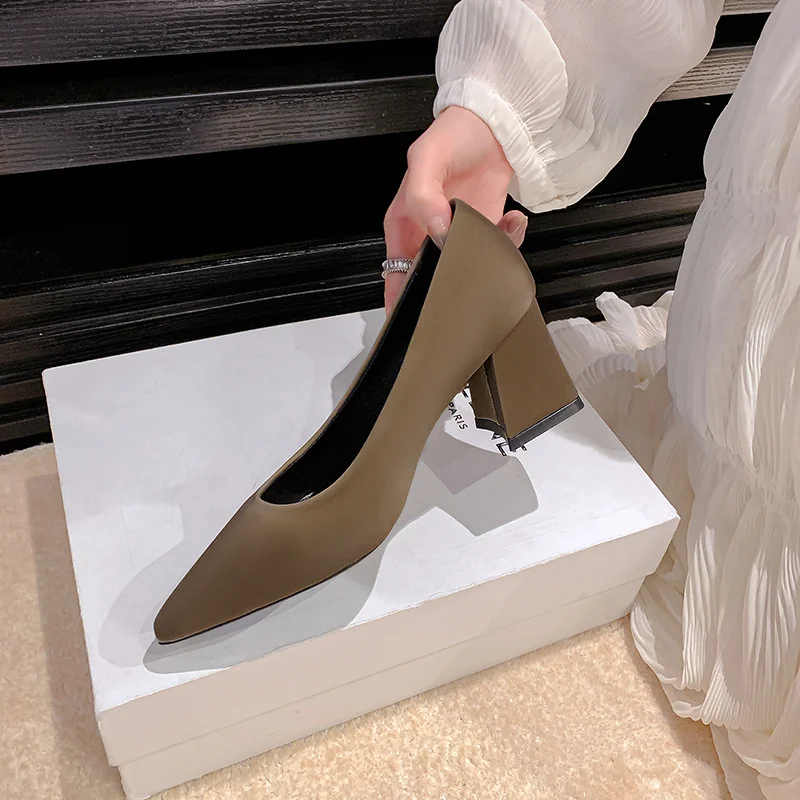 2023 Summer New Fashion Pointed Simple Solid Color Professional Work Large Heels Women Versatile Single Shoes Women's