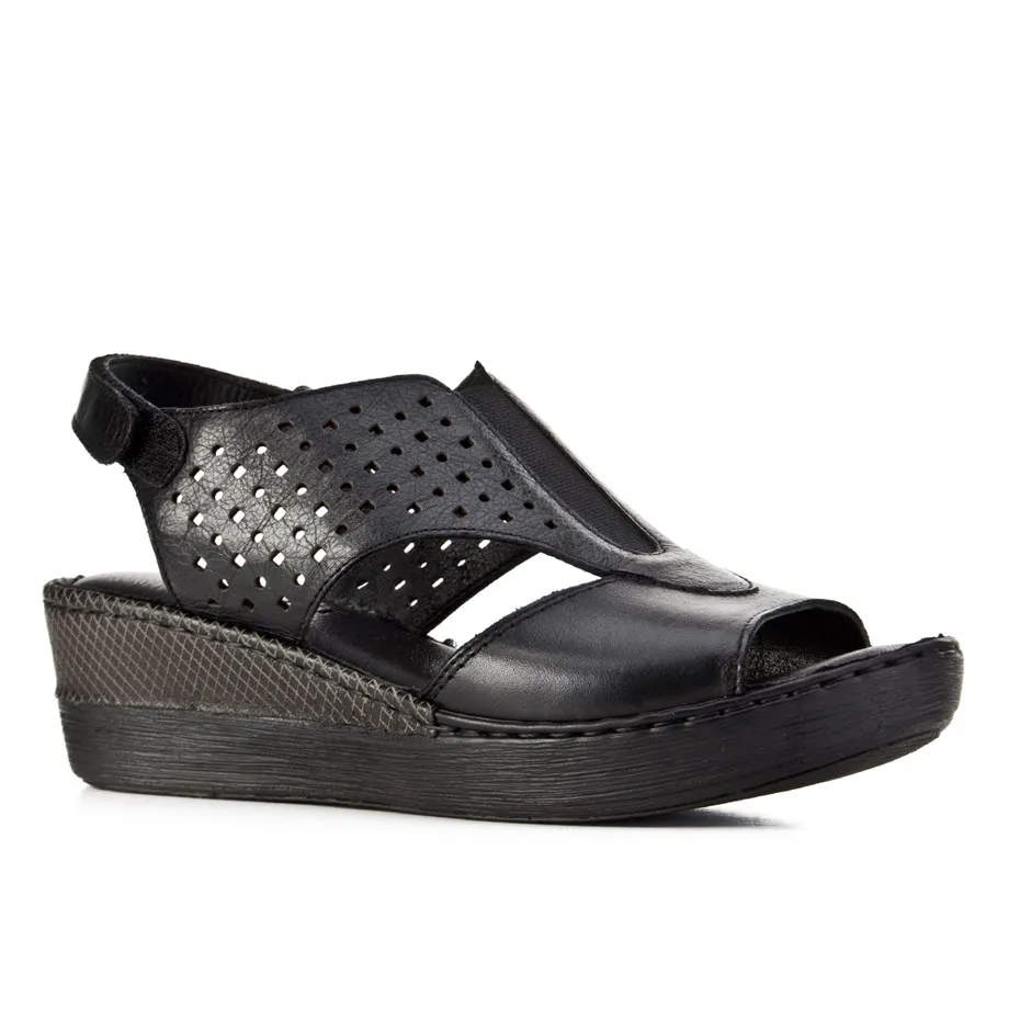 

Черные женские сандалии из натуральной кожи