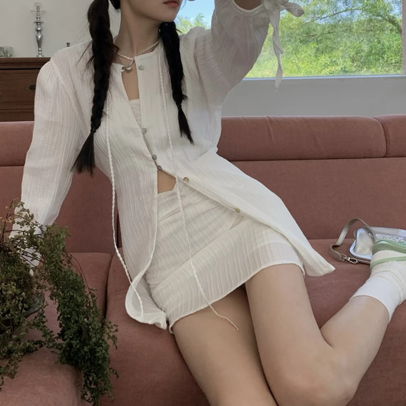 

2022 Summer New High Street Fashion Sunscreen White Long-sleeved Shirt for Women + Sexy Slim A-line Skirt Two-piece Suit