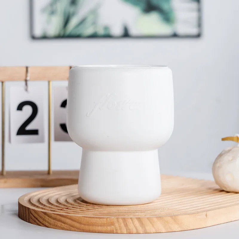 Пластиковый цветочный горшок с самополивом ACRDDK