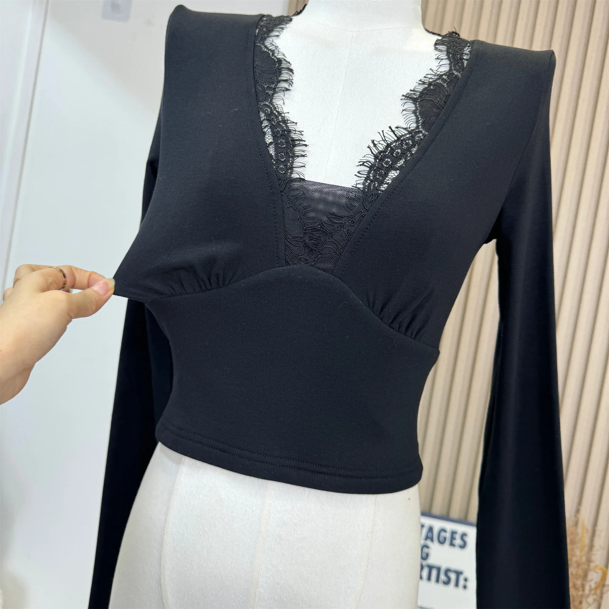 Женский кружевной лоскутный облегающий хлопковый свитер с v-образным вырезом и