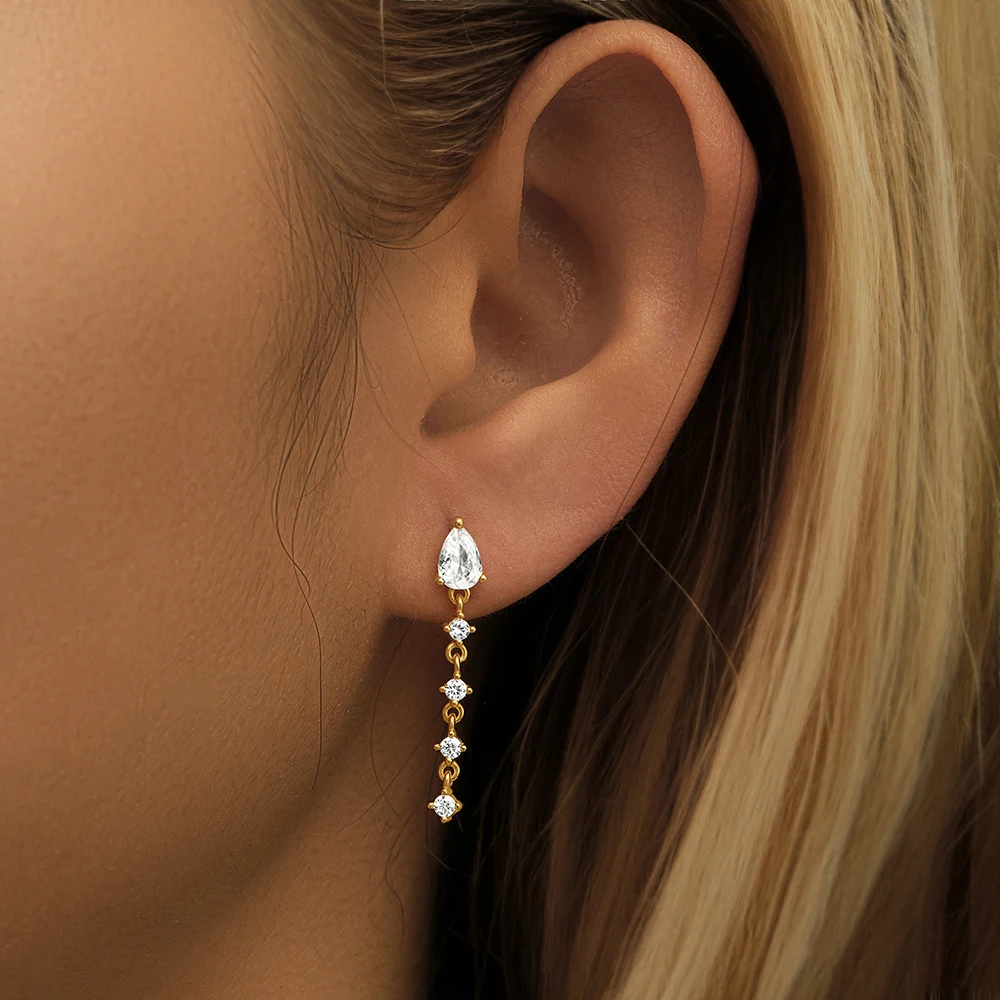 Женские серьги-гвоздики из серебра 925 пробы с фианитом