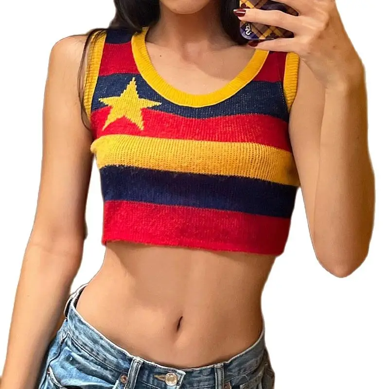 

Ультра-короткий облегающий укороченный свитер в полоску с круглым вырезом и пентаграммой