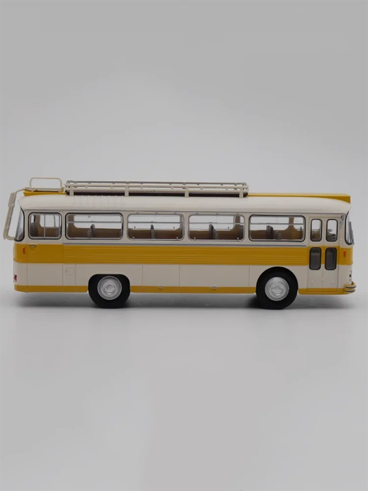 Модель автомобиля из сплава под давлением в масштабе 1:43 Saviem SC 51 P