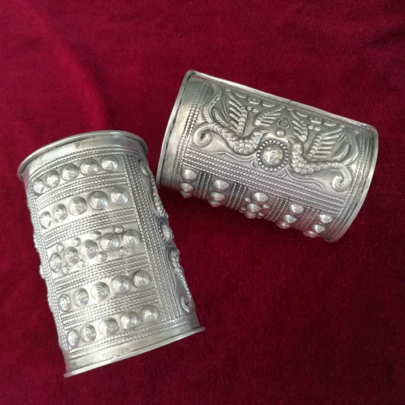 

Супер Изысканная ограниченная тяжелая промышленность резные антикварные серебряные обои Miao | Характеристики ювелирных изделий Yunnan