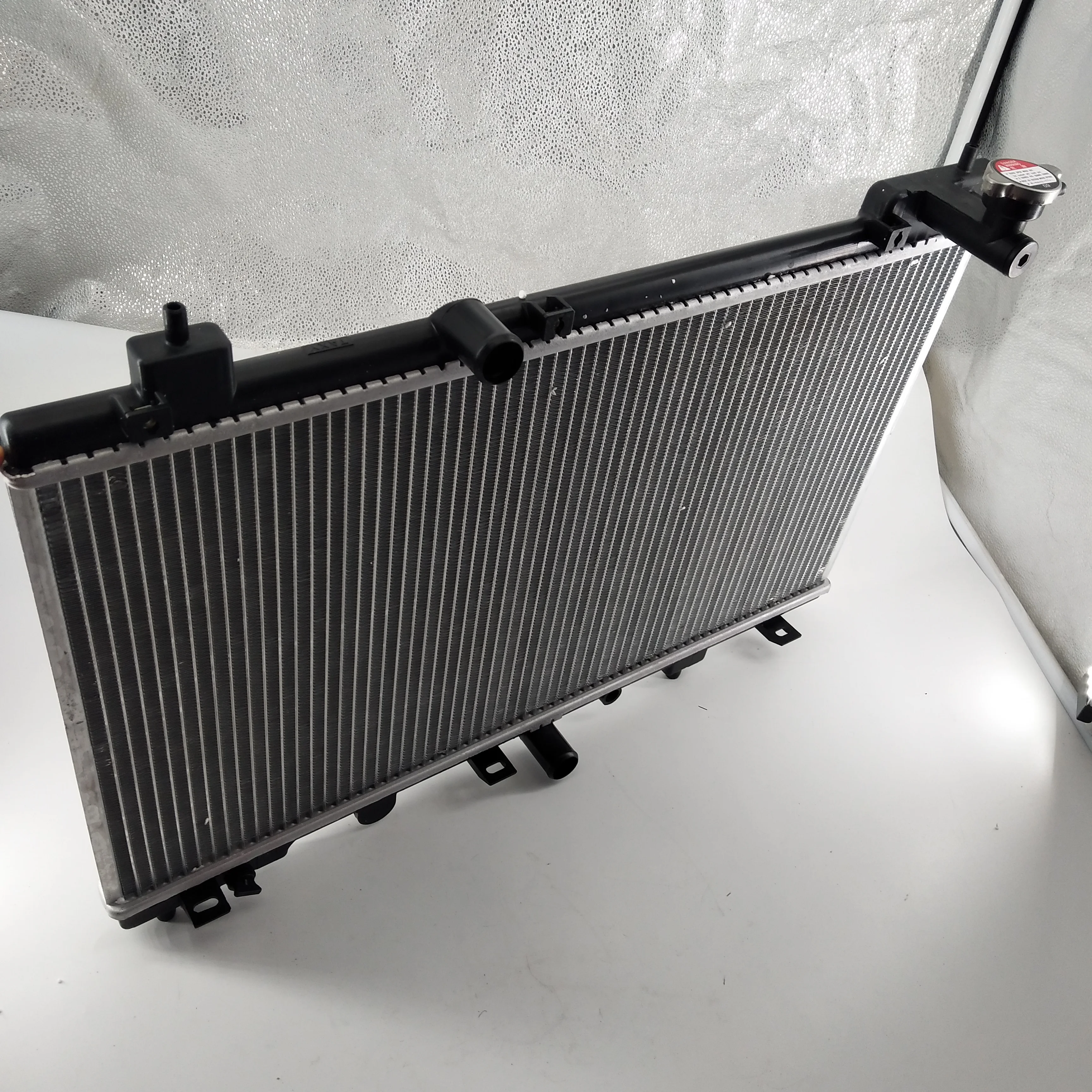 Оригинальный качественный автомобильный радиатор с резервуаром для воды chery QQ6 J1