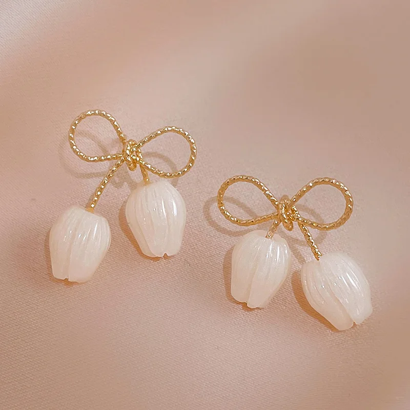 

Sweet Acrylic Tulip Flower Dangle Earrings For Women Gold Bowknot Stud Earring Girl Teen Romantic Temperament Party Jewelry