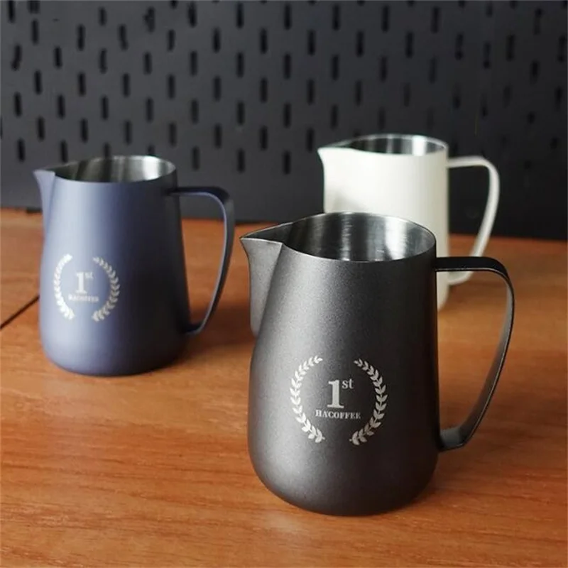 

Milk Frother Mug Barista Express Accessories 400ml White Jug Curve Steam Pitcher For Coffee Creamer Beater Latte Art Coffeeware