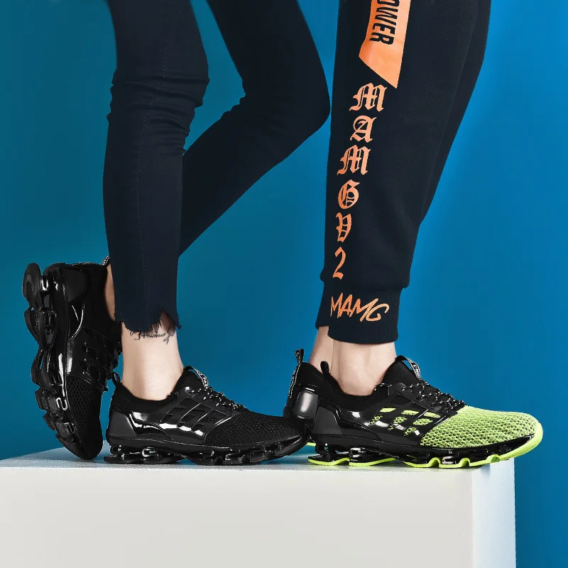 Mens Womens Trainers Breathable Mesh Cross Trainning Trail Running Shoes Fashion Couples Blade Sport Sneakers