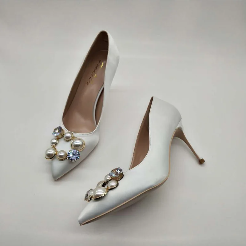 Новые зимние туфли подружки невесты на высоком каблуке с жемчужными пуговицами