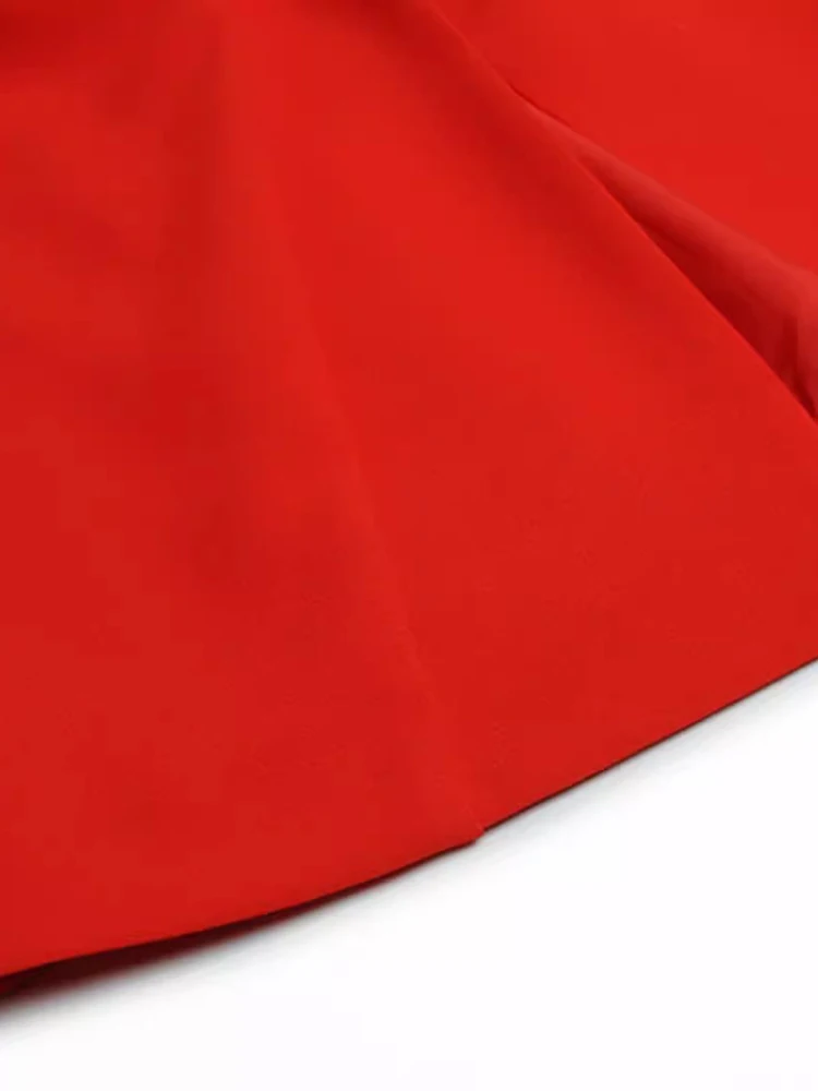 Женское платье-карандаш с круглым вырезом коротким рукавом и складками