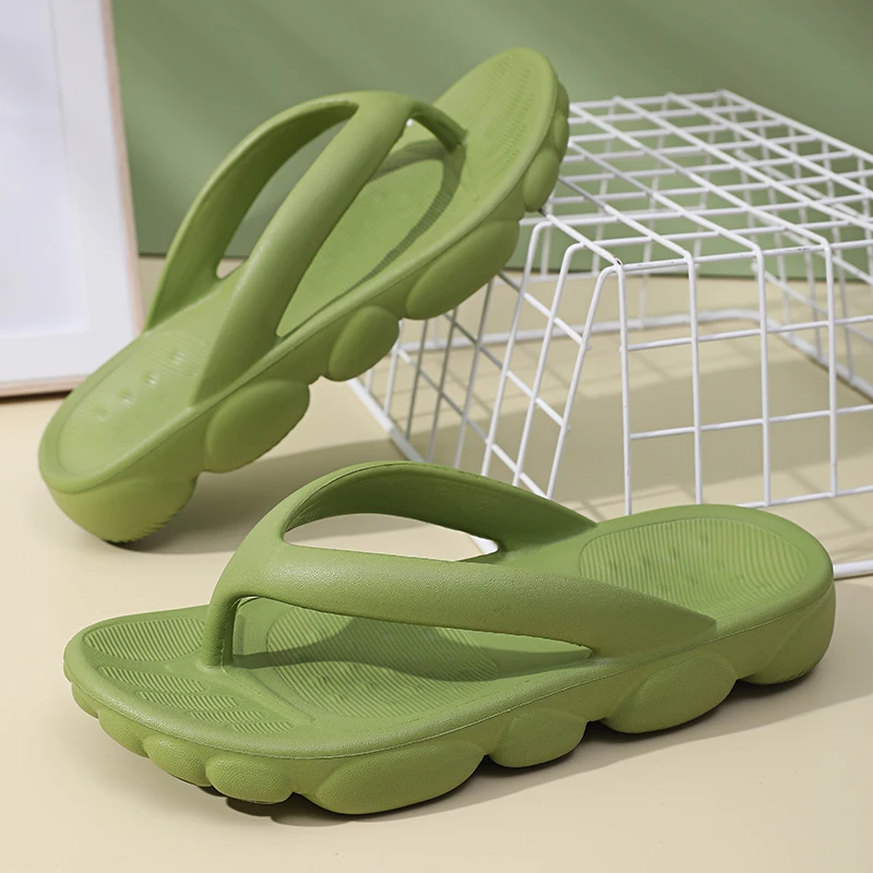 Рисунок 2 - Шлепанцы для мужчин и женщин