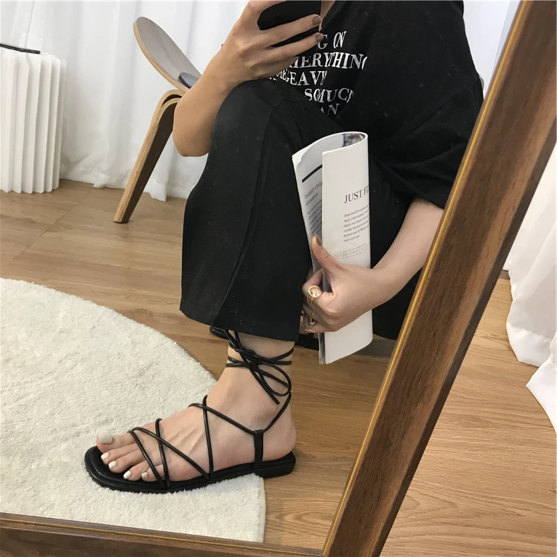 

Сандалии женские с открытым носком, Пляжная модная пикантная обувь на плоской подошве, повседневные туфли с перекрестными шнуровками, сказ...