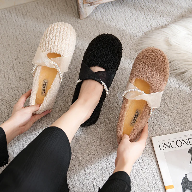 Fashion Lace Pearl Design Plush Shoes Women Winter Outdoor Slip on Plush Shoes New Warm Plush Large Size Cotton Shoes for Women