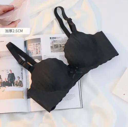 Seamless one-piece underwear women's small breasts gather no steel ring to receive auxiliary breasts thickened girls bra bra