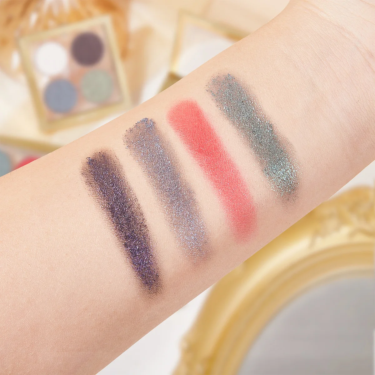 MAFFICK четырёхцветные перламутровые тени для век