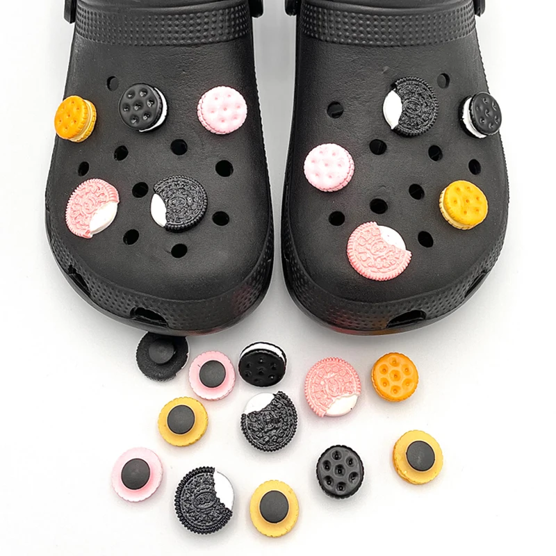 

Creative Biscuit Hole Shoes Charms Decoration Shoe Buckle Lovely Layer Cake 3D Shoes Flower Accessories