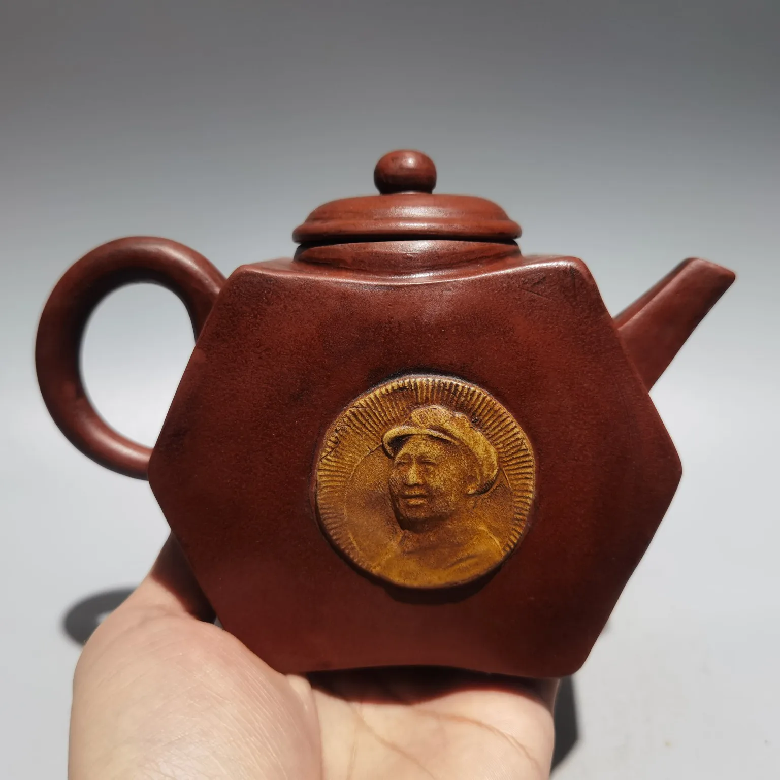 

6"Chinese Yixing Zisha Pottery Cultural Revolution Pot Head portrait of Chairman Mao Hexagon kettle teapot flagon part mud