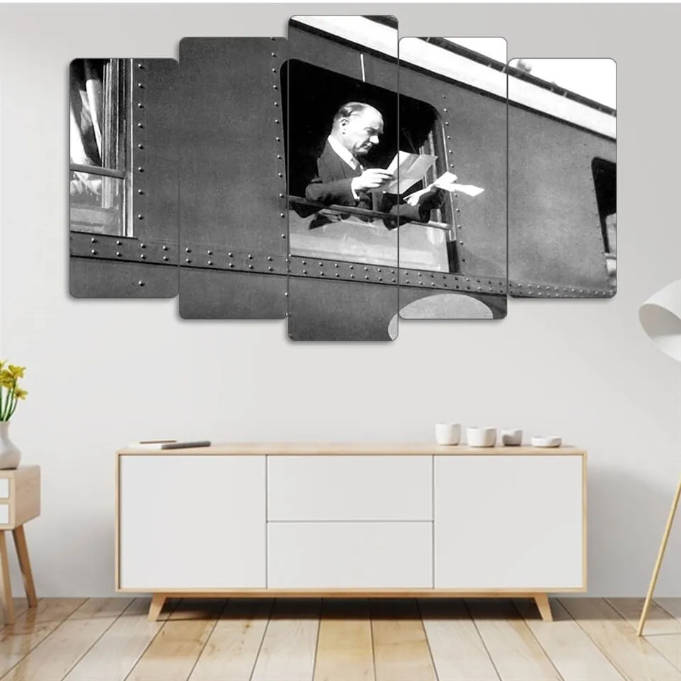 

Стол Mustafa Kemal Ataturk из МДФ