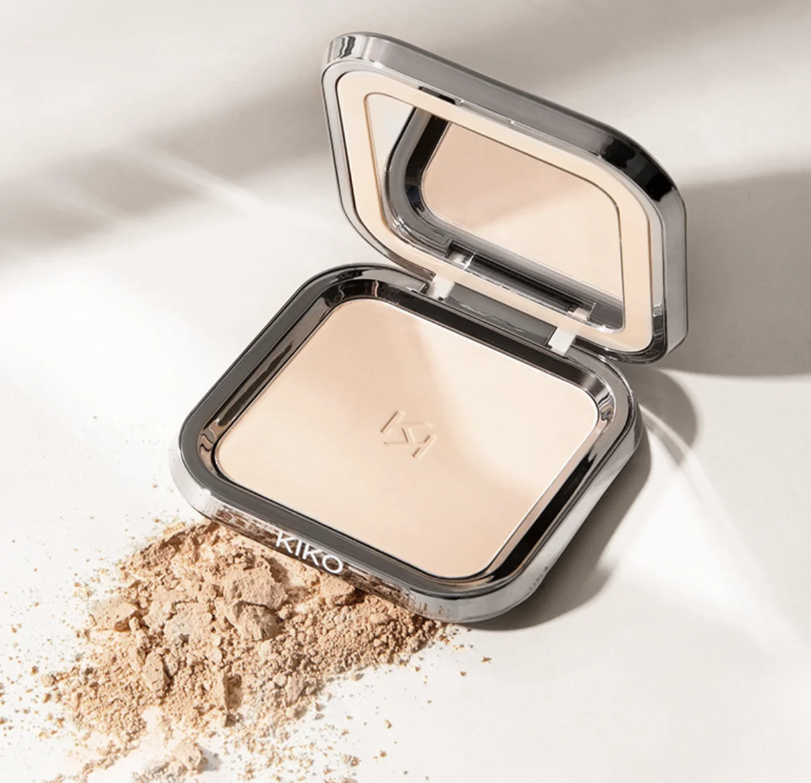 

KIKO MAKE UP Face Pressed Powder Foundation with puff makeup control oil lasting cover women cosmetic Mineral Foundation