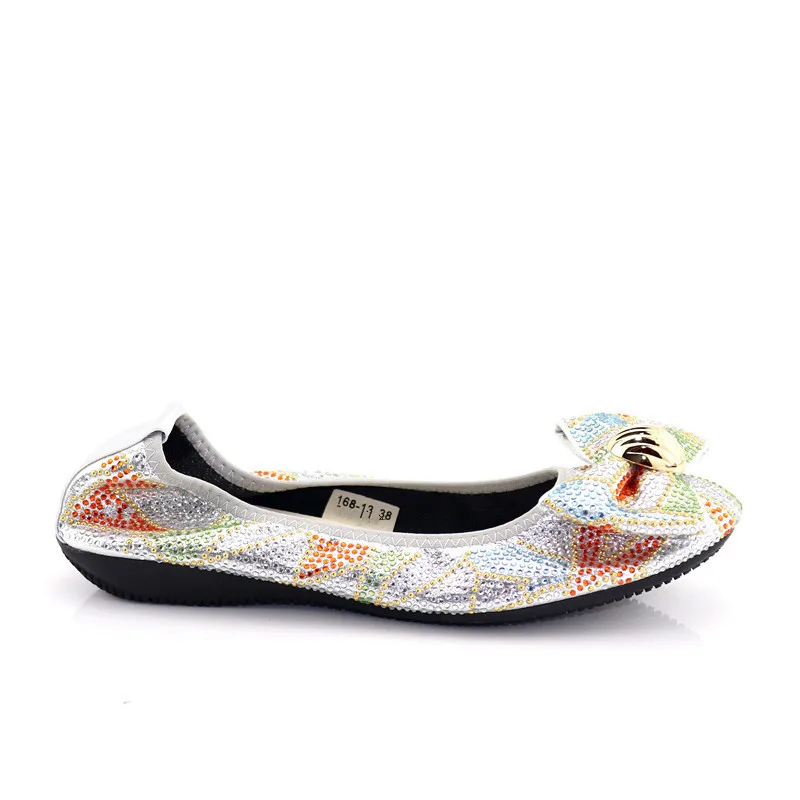 Italian style fashionable banquet Silver color Moccasins Mother Loafers Soft Leisure Flats Casual Female Driving Ballet Footwear