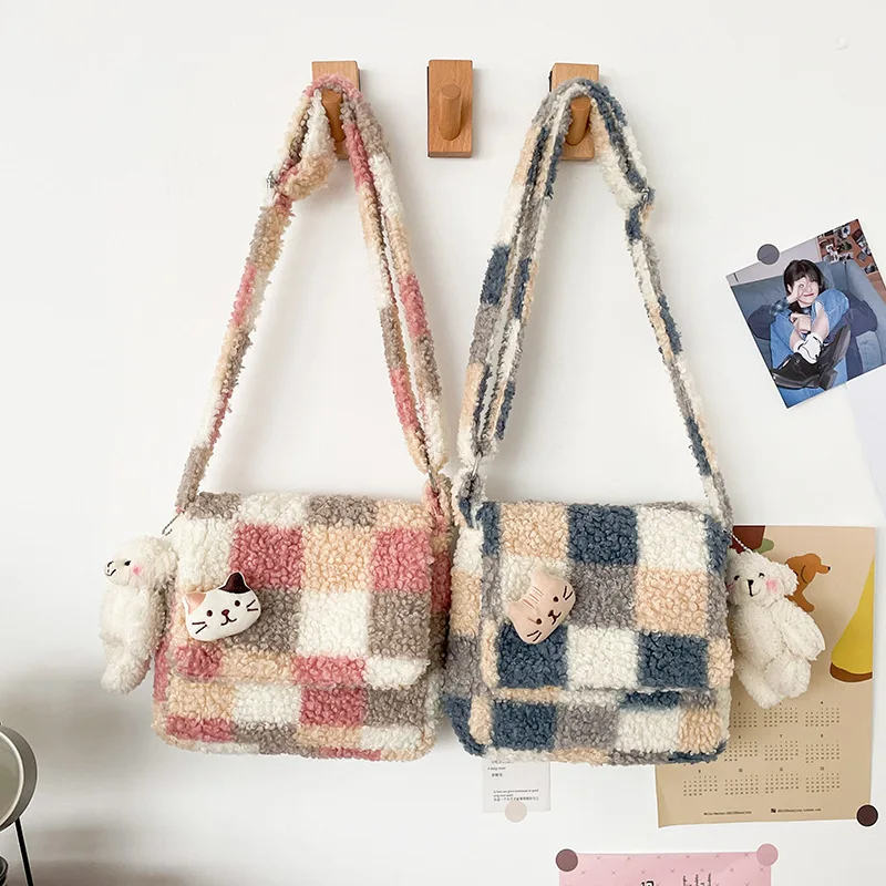 

Women Small Plush Shoulder Bag Ladies Checked Plaid Crossbody Bag Casual Cute Messenger Bags Girls Zipper Purse Lamb Like Tote