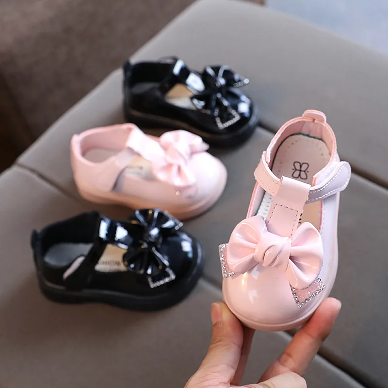 

Spring Autumn New Children's Lightweight and Breathable Soft Sole Small Leather Shoes Girls' Solid Bow Stage Performance Shoes