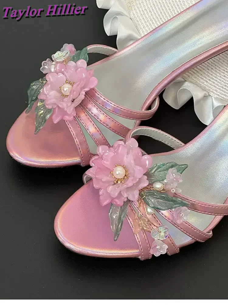 Фото Женские тапочки с розовым цветком Tacones, туфли без шнуровки на высоком каблуке с открытым носком, летняя модная шикарная верхняя одежда, элегантная обувь, большие размеры 2025 г. №2