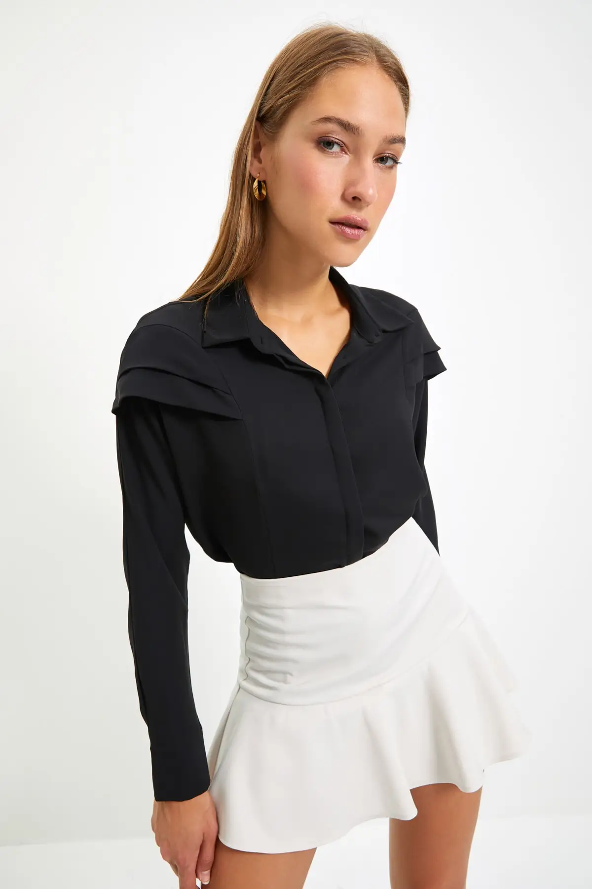 

Trendyol Shoulder Detail Shirt TWOAW22GO0375