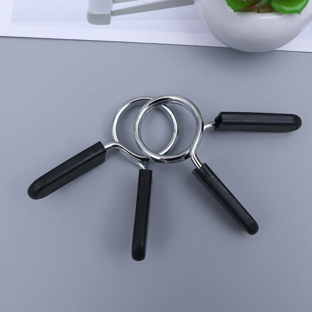 

4Pcs Dumbbell Barbell Clamps Spring Clip Collar Barbell Weights Clamps for Weight Bar Dumbbell Handles Weightlifting, 30mm
