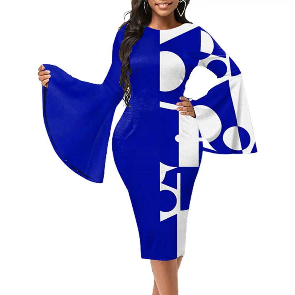 Женское платье-миди с широким рукавом и круглым вырезом |