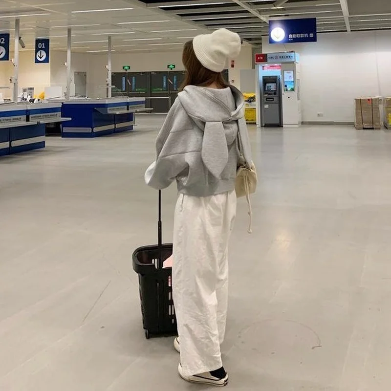 Женский свитер с капюшоном и кроличьими ушками серая свободная короткая куртка