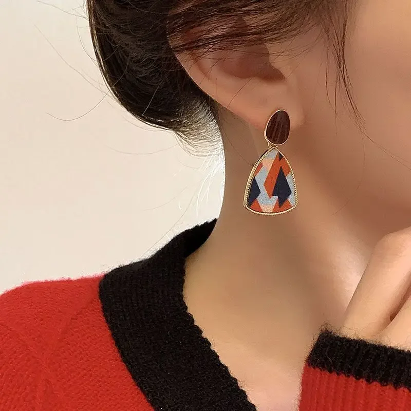 Новинка 2024 популярные аксессуары для ушей Классические клипсы французские