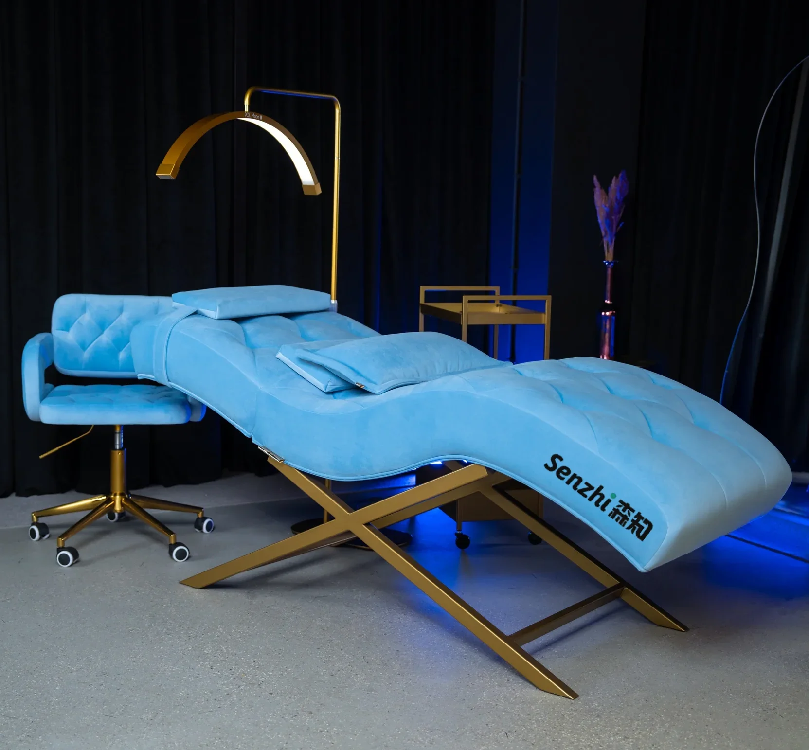 Современная роскошная кровать для ресниц с золотым основанием изогнутая детская