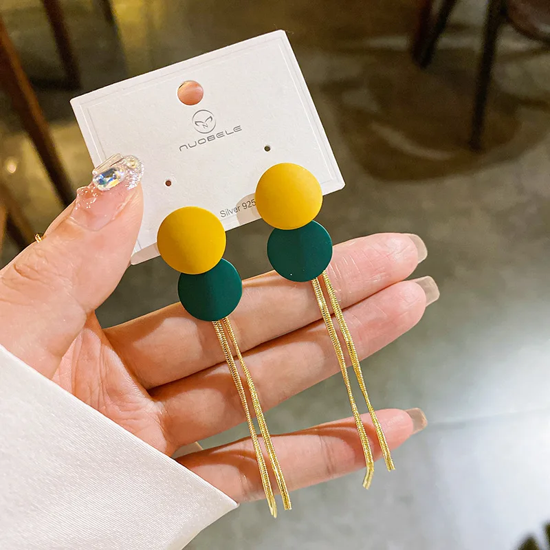 

Floral Stitch Splicing Against Color Earrings Temperament Girl Long Fringe Earrings New Trend Exaggerated Earrings