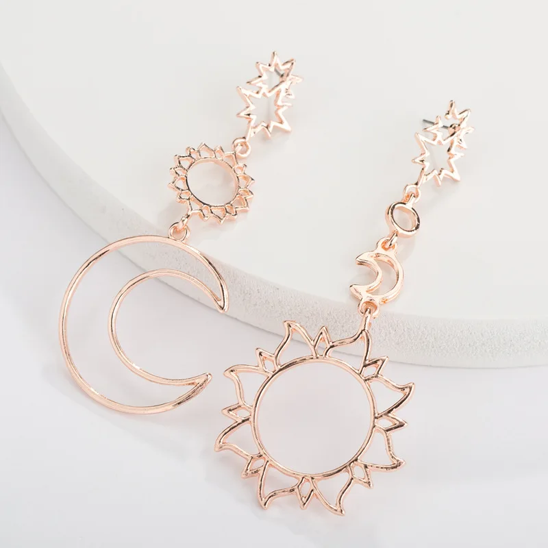 

2022 Women Fashion Hollow Long Dangle Earrings Moon Star Sun Drop Earrings Charm Delicate Earrings Wholesale