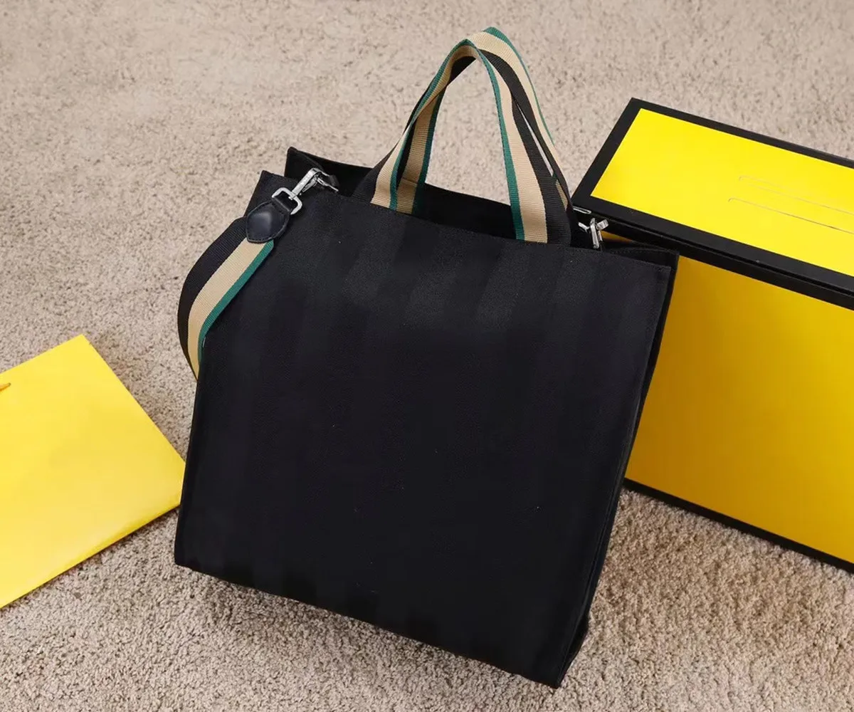 

2022 new women's canvas simple shoulder bag, versatile style, fashionable and foreign Solid Color Simple Shoulder Canvas Bag