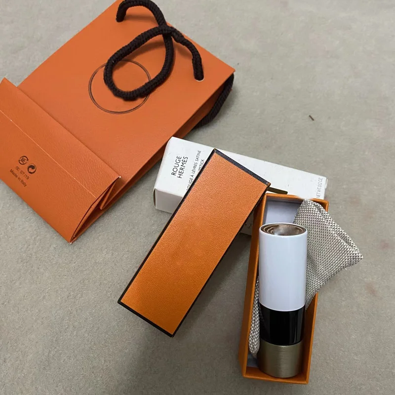 

Long Lasting Makeup Lipstick No. 46 Matte, No. 64 Matte, No. 33 Matte, No. 85 Moisture, No. 66 Moisture, No. 64 Moisture