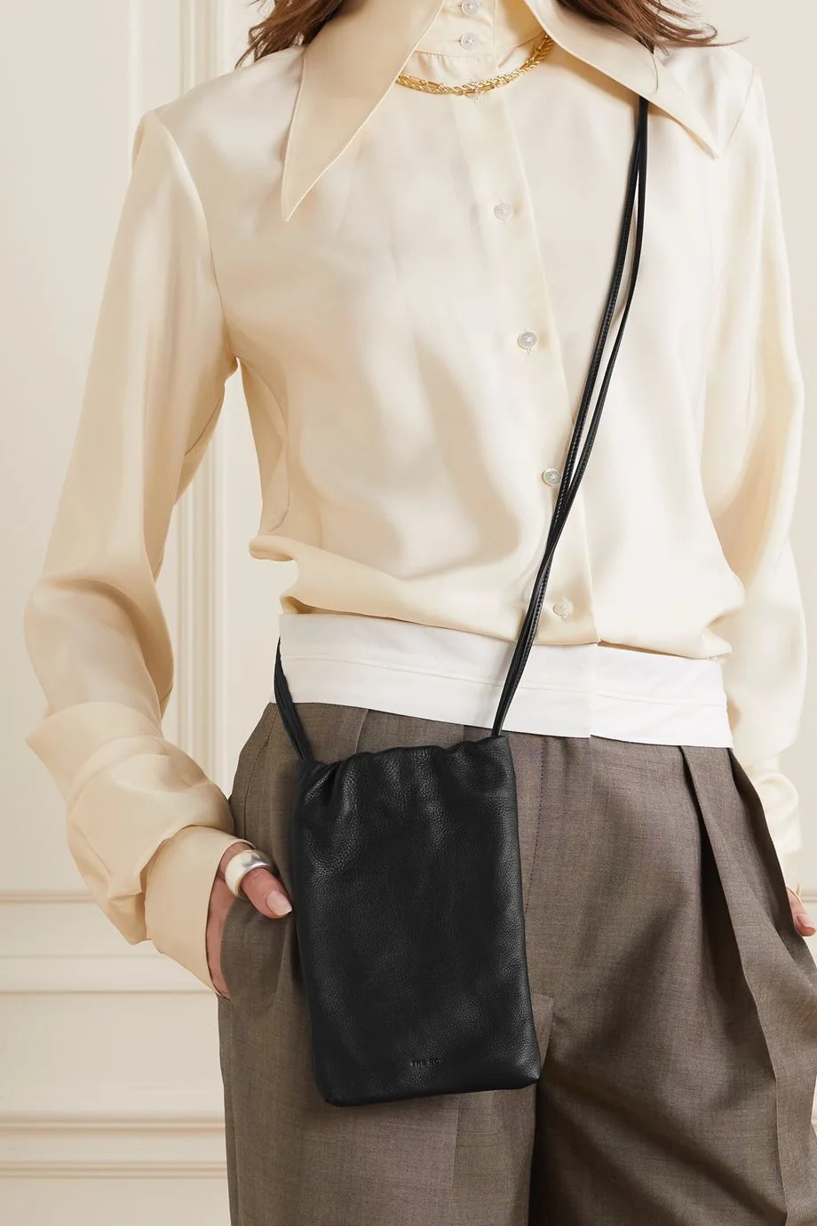 

2023New Style Lcu Cowhide Drawstring Single Shoulder Oblique Cross Package Handbag Mobile Phone Bag Change Purse