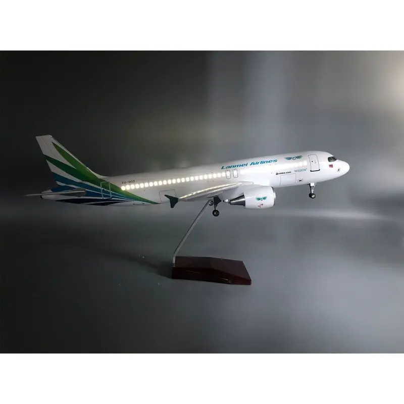 Фото Модель самолета 320 Lancang Mekong Airlines, 47 см, со светом и колесами, статическая модель с имитацией деталей. №3