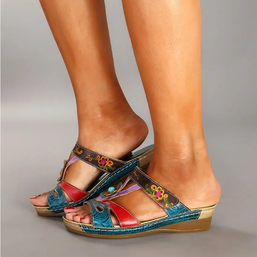 

On A Wedge Shoes Woman 2022 Big Size Med Female Slippers Multicolored Sandals Peep Toe New Basic Ethnic PU Fabric Slides Fretwor