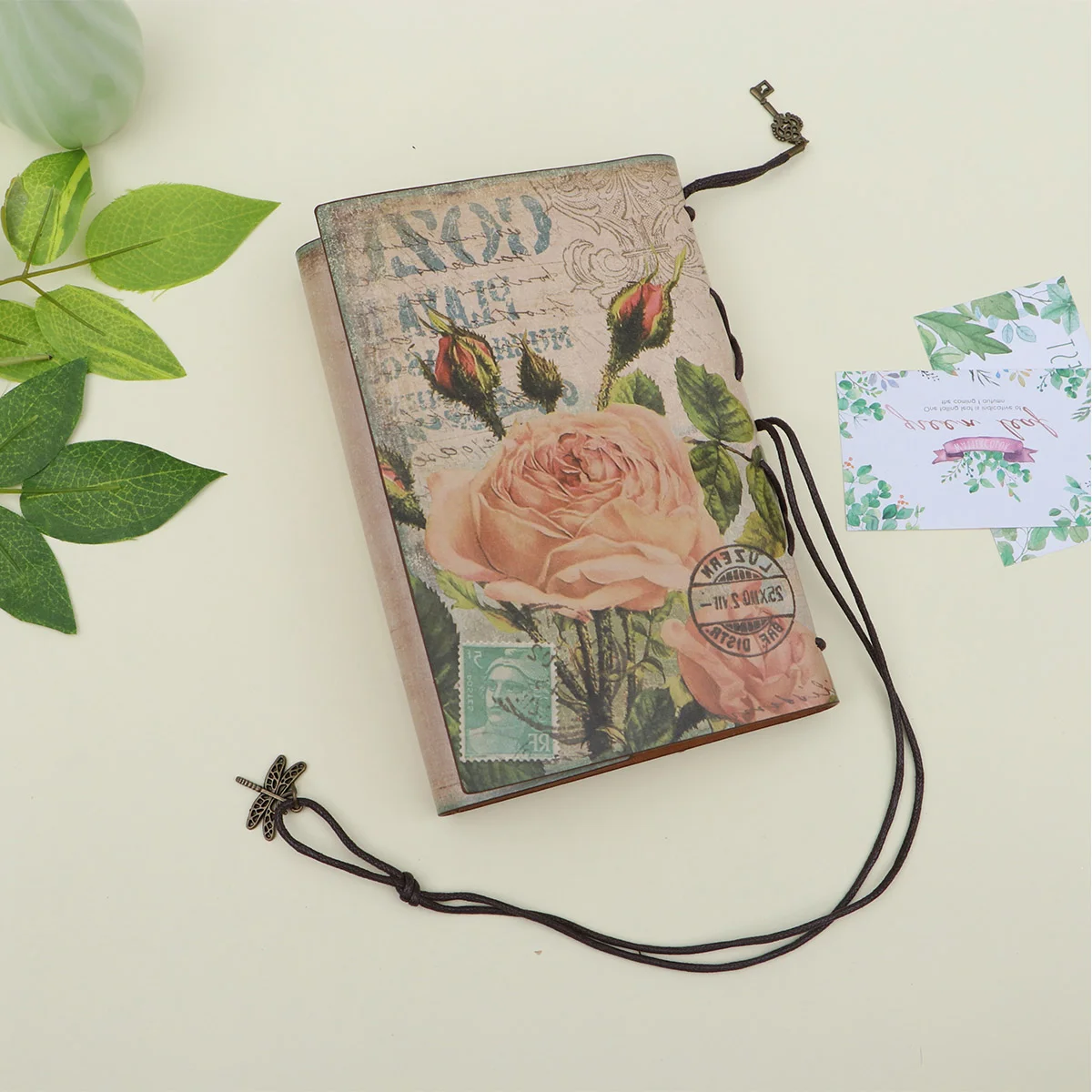 

PU Journal Daily Notebook Vintage Spiral Bound Notebook Refillable Sketchbook Handmade Gifts with Zipper Pocket for