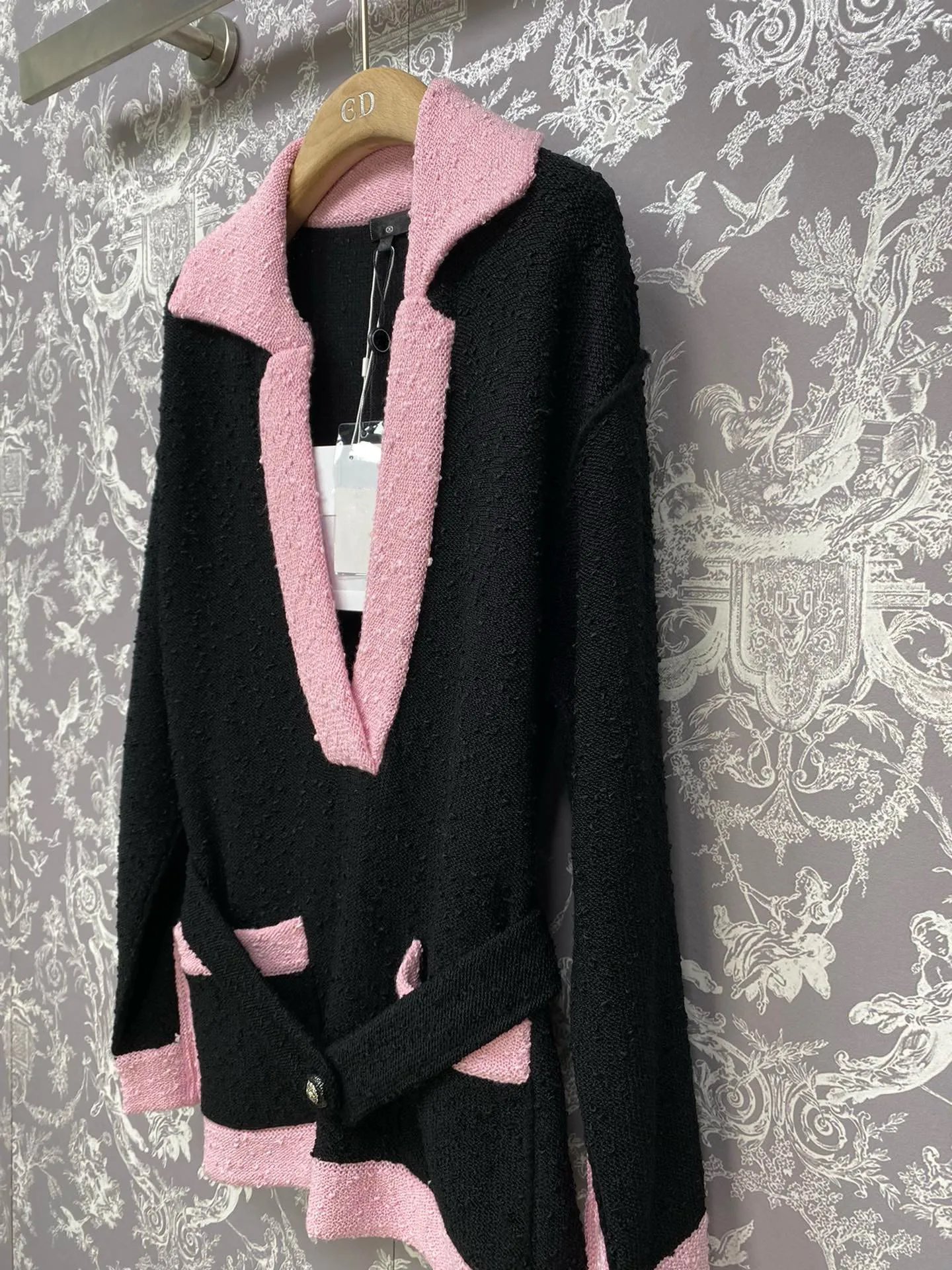 2024 Новая женская трикотажная рубашка удобная и дышащая контрастная кромка