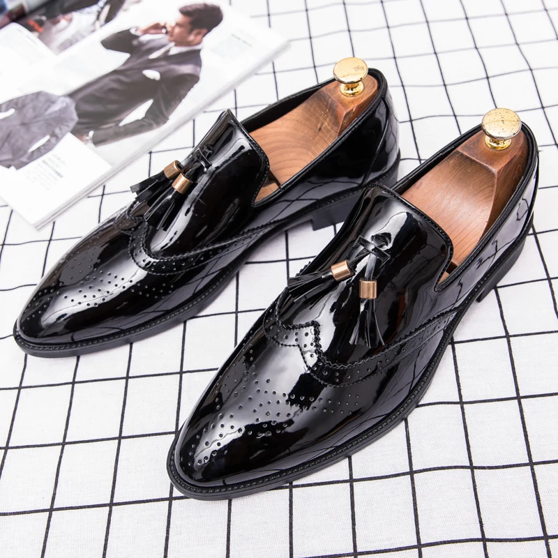 

big size mens fashion party nightclub dress patent leather brogue shoes slip-on tassels shoe black gold carved brock loafers man