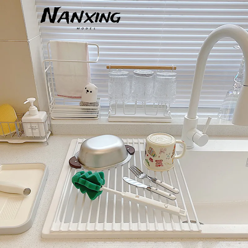 

Кухонный силиконовый стеллаж для слива воды