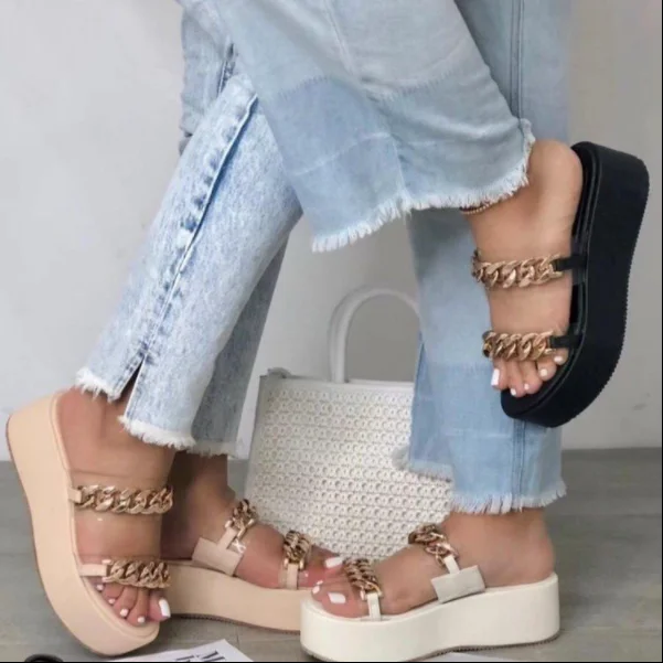 

2022 New Ladies Slippers Summer Slides Fashion Black Metal Chain Decorated Thick Flat Platform Women Slides Female Beach Shoes