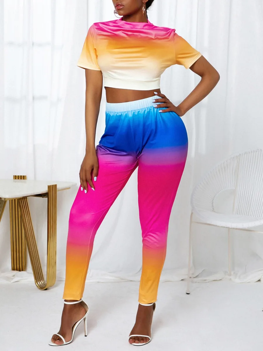 Летний комплект из шорт и топа с градиентными брюками