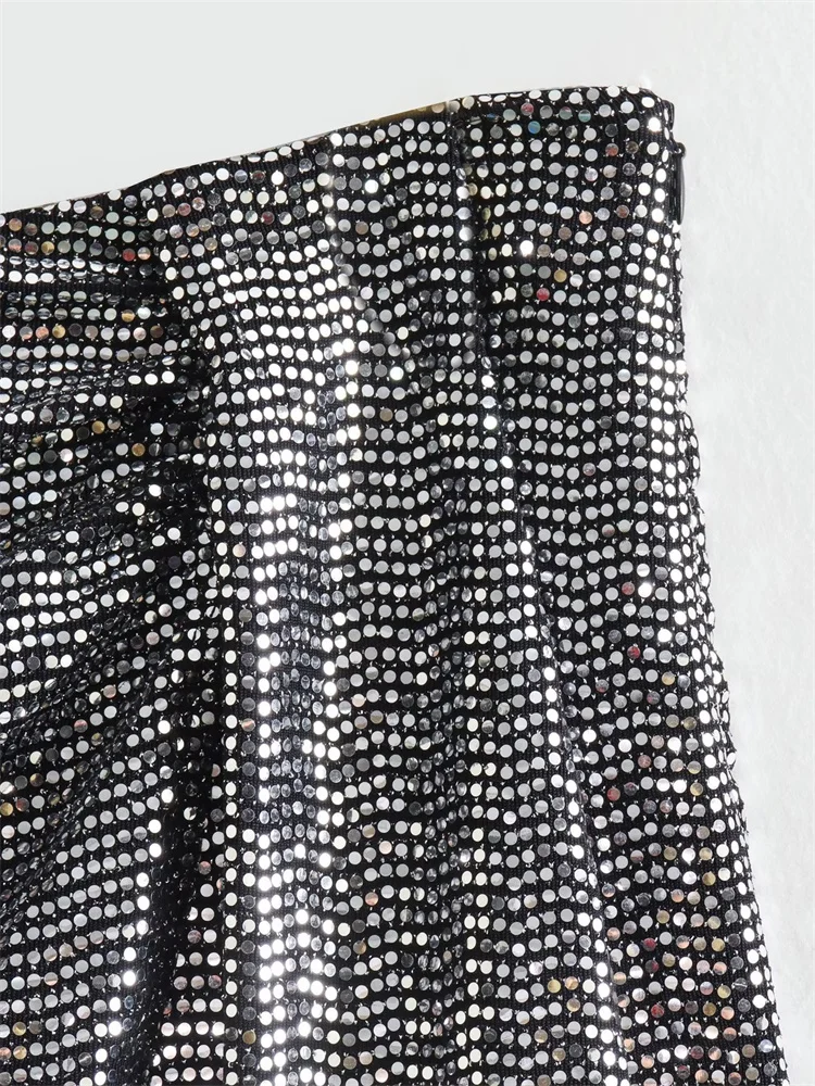 Рисунок 3 - Женская Блестящая короткая юбка с блестками