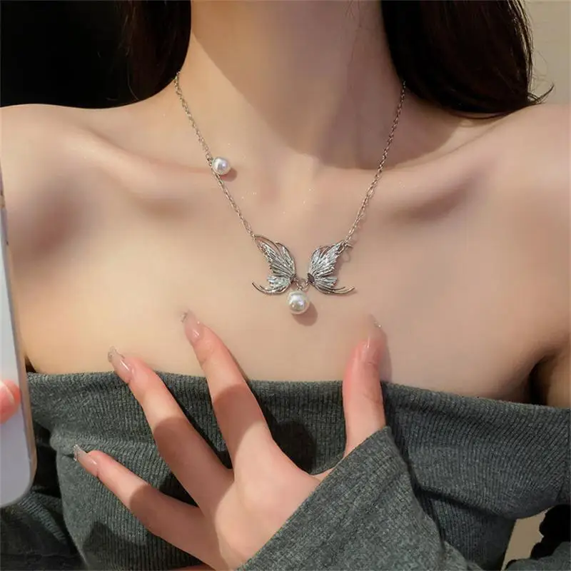 

Butterfly Pearl Necklace Dongdamen Niche Designed Collarbone Chain High-end Necklace Diamond-studded Chains Necklace